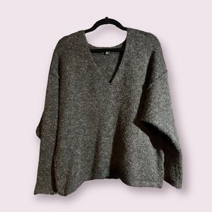 Forever 21 Women’s Heather Gray Winter Tunic Oversized Fuzzy Sweater in Large